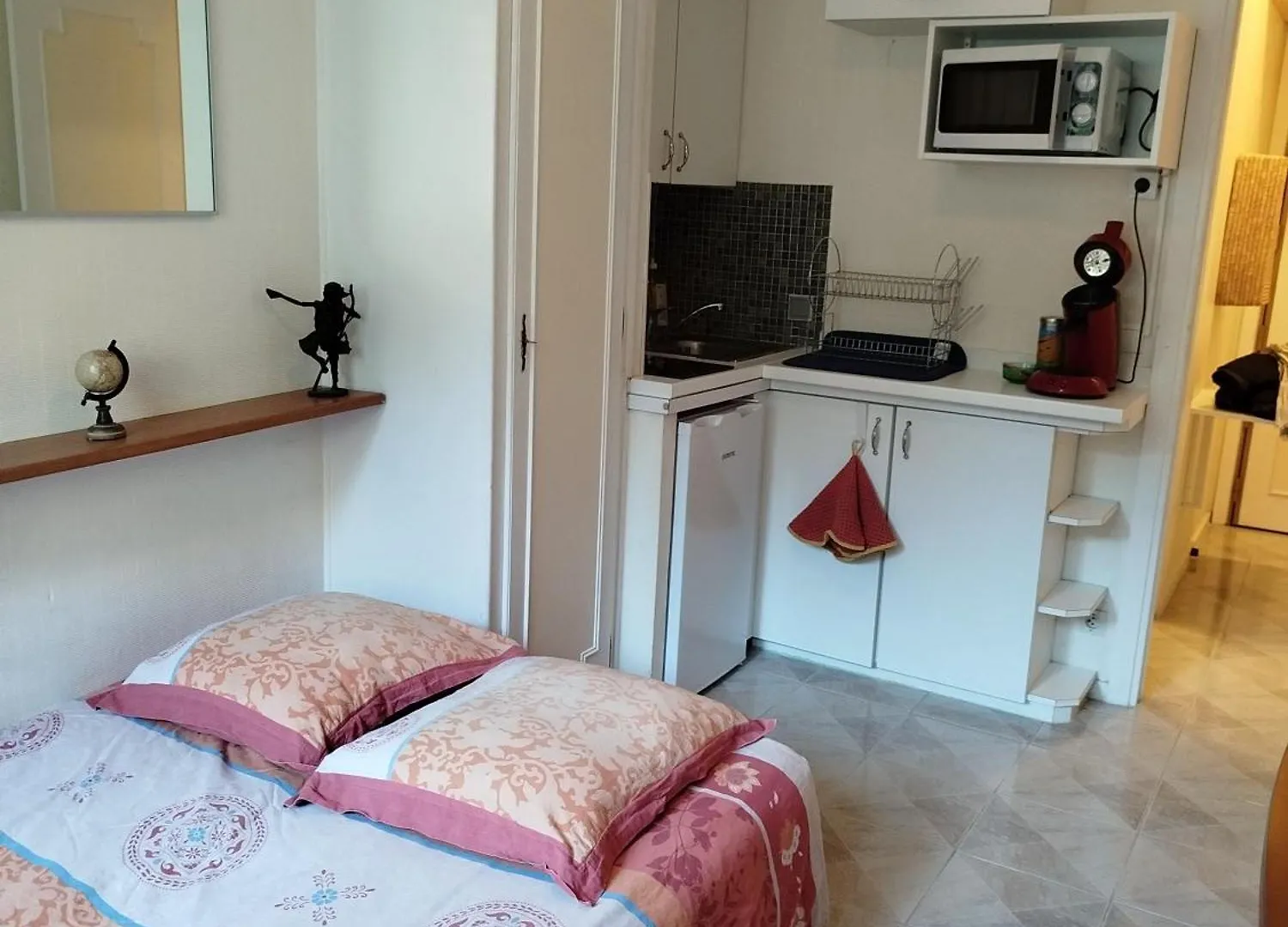 Studette 1 Piece Apartment Menton France