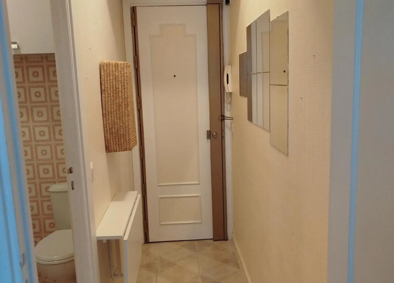 Studette 1 Piece Apartment Menton France
